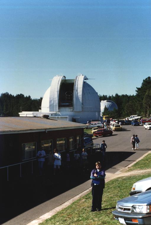 Mt. Stromlow in 1992 &mdash; <a
href="/gallery.cgi/victrip2011/dscf2987.jpg/photo.html">
See how it looked in 2012</a>
