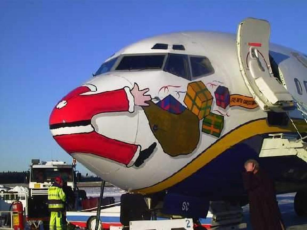 santa_vs_plane.jpg